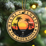 Ornamento De Cerâmica Miami Beach Florida Retro Sunset Palm Tree 80s<br><div class="desc">Miami Beach Flórida Vintage, 60s Souvenirs. Miami Beach Florida - Retro Tropical Palm Tree 60s Souvenirs Vintage design faz um excelente de Natal ou presente de aniversário para fãs da praia de Miami Beach. A design de vibração do verão é um presente perfeito para amantes de viagem e fãs de...</div>