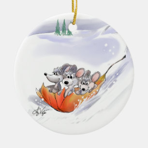 Ornamento De Cerâmica Mic, Mac e Moe's Winter Holiday Ornament