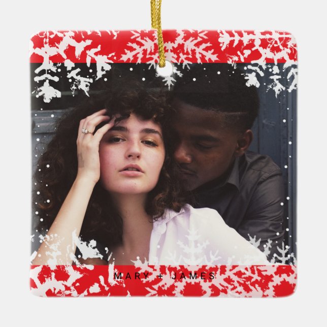 Ornamento De Cerâmica Minimal Snowflakes Frame | Merry and Married Photo (Frente)