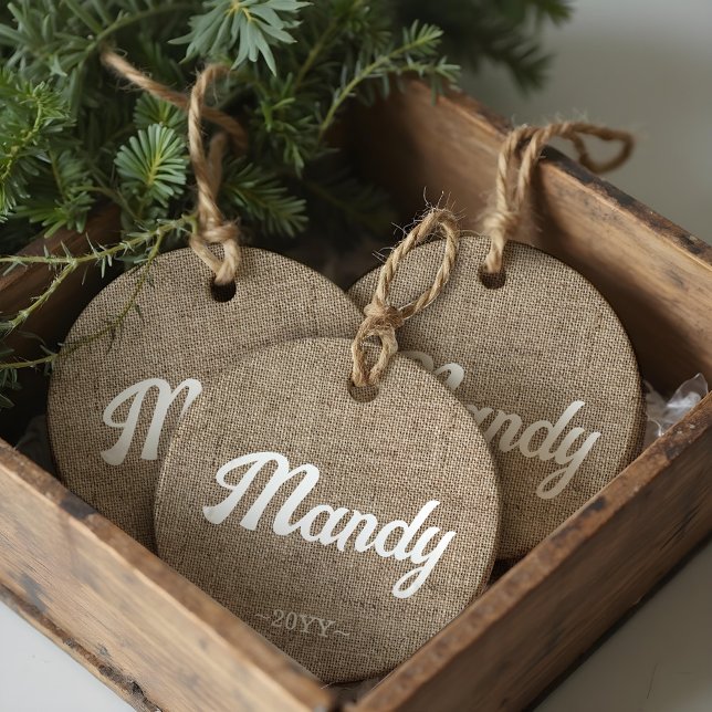 Ornamento De Cerâmica Mínimo Rustic Farmhouse Burlap Personalizado (Minimal Rustic Farmhouse Burlap Personalized Ceramic Ornament)