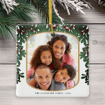 Ornamento De Cerâmica Mistletoage Foliage - Frame 2 Fotos Natal<br><div class="desc">Este Enfeites de natal encantador mostra uma foto dentro de uma armação arredondada,  realçada com uma borda embutida na frente. A parte de trás oferece espaço para uma foto adicional.</div>