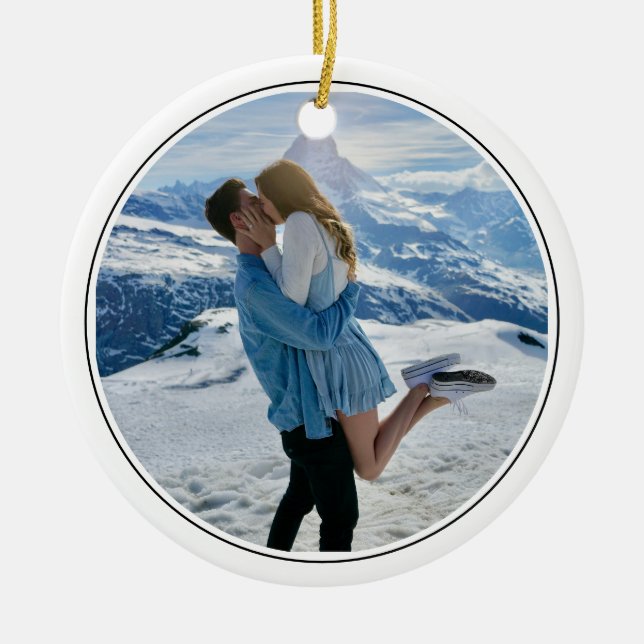 Ornamento De Cerâmica Modern Couple Engagement Photo First Christmas (Frente)