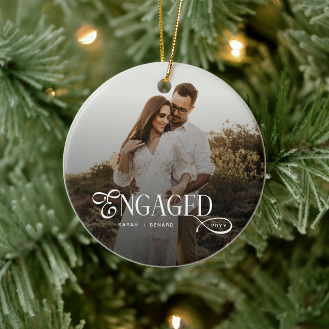 Ornamento De Cerâmica Modern Engaged Chic Couples Photo Gifts (Árvore)