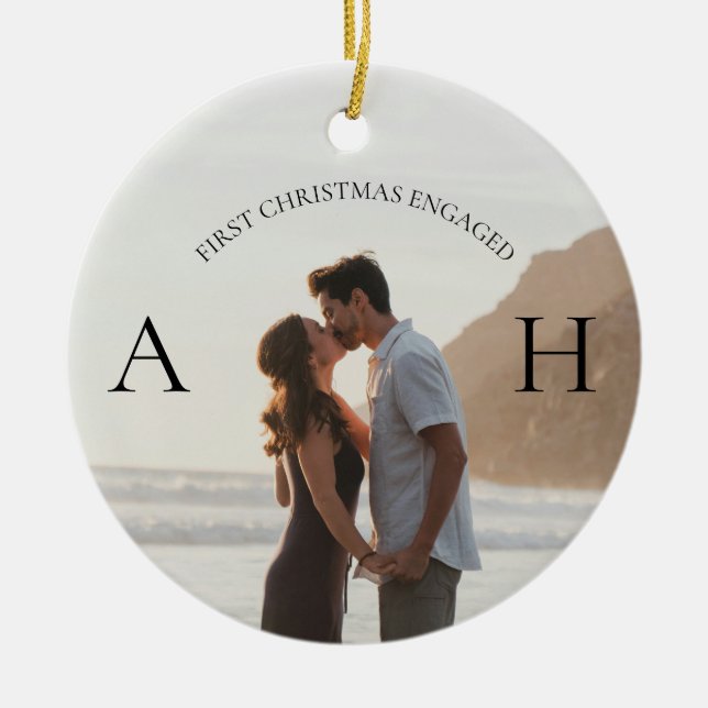 Ornamento De Cerâmica Modern Engagement 2 Photo First Christmas Engaged (Frente)