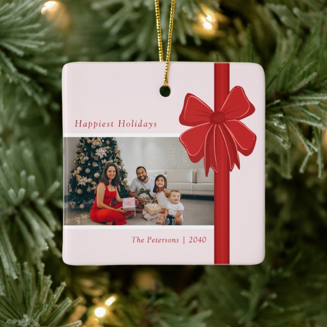 Ornamento De Cerâmica Modern Red Ribbon Bow Wrap Photo Christmas (Árvore)