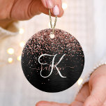 Ornamento De Cerâmica Monograma do Sparkle preto com brilho Dourado com<br><div class="desc">Personalize facilmente esse design elegante de ornamento,  modesto,  com brilho bonito de ouro rosa em um fundo metálico escovado preto.</div>
