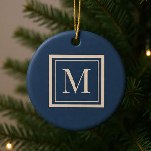 Ornamento De Cerâmica Monograma emoldurado azul personalizado e baunilha