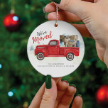 Ornamento De Cerâmica Mudamos de Anúncio de Movimentação de Endereços<br><div class="desc">Esta coloração d'água clássica do caminhão vermelho que movemos o Enfeites de natal de lançamento que você pode personalizar facilmente clicando no botão "Personalizar".</div>