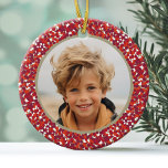 Ornamento De Cerâmica Natal Berry Wreath Duplamente Lado 2 Foto<br><div class="desc">Personalizar ornamento de Foto - Adicione uma foto a cada lado da borda da coroa da bolinhas branca. DICA DA FOTO: Se a sua foto não for ajustado corretamente,  clique no botão PERSONALIZAR ESTE botão e ajuste a foto.</div>