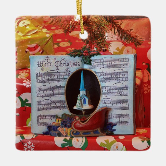 Ornamento De Cerâmica Natal branco e Papais noeis Sleigh (Frente)