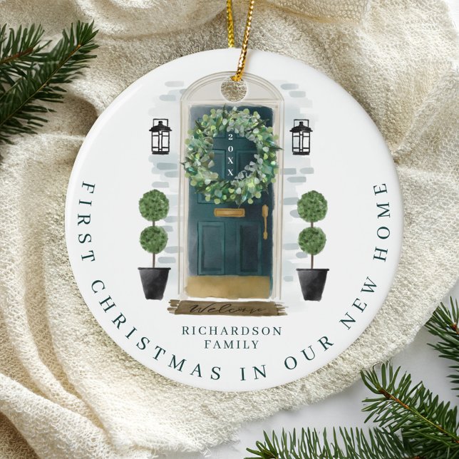 Ornamento De Cerâmica Natal Em Nova Casa, Água, Terra Verde De Porta (Christmas In New Home Watercolor Green Door Wreath Ceramic Ornament)