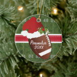 Ornamento De Cerâmica Natal Esporte Futebol Campo Santa Hat<br><div class="desc">O Ornamento de Futebol de Natal pronto para você personalizar. Um presente de excelente para um jogador de futebol, fã de futebol, treinador de futebol ou entusiasta do futebol. ⭐ Este produto é 100% personalizável. Gráficos e/ou texto podem ser adicionados, excluídos, movidos, redimensionados, mudados, rodados etc... 99% dos meus designs...</div>