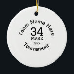 Ornamento De Cerâmica Nome da equipe aqui adicione nome e texto do ano d<br><div class="desc">design</div>