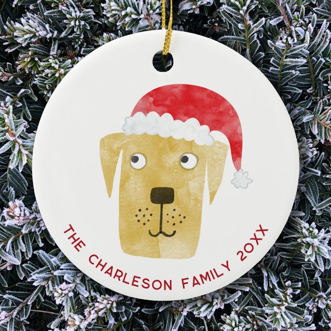 Ornamento De Cerâmica Nome da Família de Cães de Natal Data (Golden yellow labrador retriever dog in a Santa hat personalized family name date ceramic ornament)