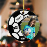 Ornamento De Cerâmica Nome do jogador Jersey Número Fotografia<br><div class="desc">Este design apresenta um fundo de bola de futebol com espaço para um nome, número e fotografia. Clique no botão personalizar para obter mais flexibilidade no ajuste do texto! No nosso compro, estão disponíveis variantes desta design, bem como produtos de coordenação, zazzle.com/store/doodlelulu. Entre em contato conosco se precisar deste design...</div>