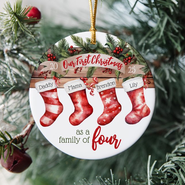 Ornamento De Cerâmica Nossa Primeira Família de Natal de 4 Existências P (Cute personalized name stockings our first Christmas as a family of four, year, baby's 1st ornament)