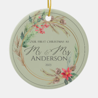 Ornamento De Cerâmica Nossa Primeira Foto de Casamento de Natal Sr. Sra.