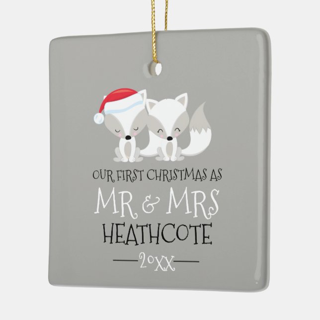 Ornamento De Cerâmica Nossa Primeira Fox Árctica de Natal Personalizada (Esquerda)