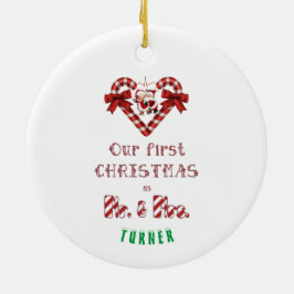 Ornamento De Cerâmica Nosso Natal de 1rua como Sr. e Sra. Papais noeis C