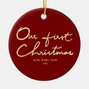 Ornamento De Cerâmica Nosso Natal Dourado do Newlywed do primeiro falso