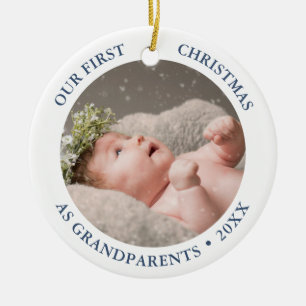Ornamento De Cerâmica Nosso Primeiro Natal como Avós Foto Moderna
