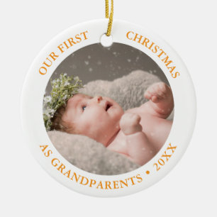 Ornamento De Cerâmica Nosso Primeiro Natal como Avós Foto Moderna
