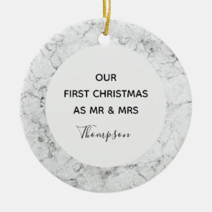 Ornamento De Cerâmica Nosso Primeiro Natal como Sr. e Sra. Marble Pessoa