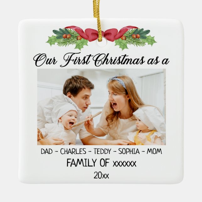 Ornamento De Cerâmica Nosso Primeiro Natal como uma família com fotos pe (Frente)