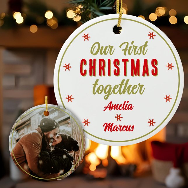 Ornamento De Cerâmica Nosso Primeiro Natal Juntos Com Flocos De Neve (Criador carregado)