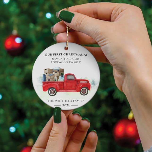 Ornamento De Cerâmica Nossos Primeiros Feriados de Novos Endereços Domés (Criador carregado)