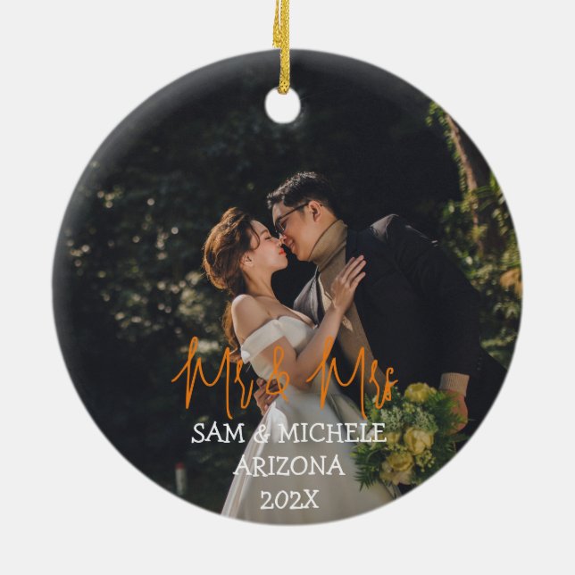 Ornamento De Cerâmica O nosso primeiro Natal, Sr. e Sra. madeira recém-c (Traseira)