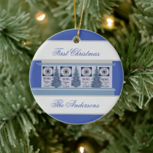 Ornamento De Cerâmica O Primeiro Natal da Família em blues personalizad