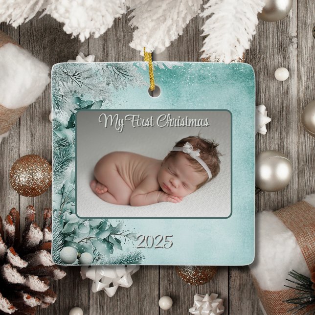 Ornamento De Cerâmica O primeiro Natal do Bebê é verde/teal (Criador carregado)