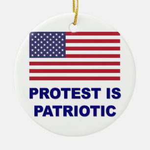 Ornamento De Cerâmica O protesto é patriótico