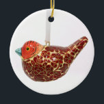 Ornamento De Cerâmica O Vermelho-Ouro antiquado floresceu o Bauble da<br><div class="desc">Esqueça a árvore de pera! Isto florescido doce, vintage-inspirado, perdiz seria apenas como empoleirar-se feliz em sua árvore de Natal esta época natalícia. O original do vermelho-e-ouro é surprisingly gordo e pesado (shh, é todas aquelas peras), mas fez uma transição elegante a um ornamento cerâmico lustroso, moderno. Você pode personalizar...</div>