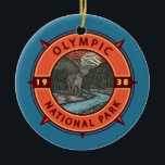 Ornamento De Cerâmica Olimpiadas Nacional Park Roosevelt Elk Compass<br><div class="desc">design de trabalho de arte de vetor de olimpiadas. O parque espalha-se por vários ecossistemas diferentes,  desde os picos dramáticos das Montanhas da Olimpiadas até florestas antigas.</div>