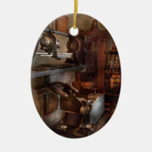 Ornamento De Cerâmica Optometrista - O aparelho de lente