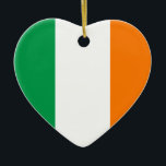 Ornamento De Cerâmica Ornament Heart Flag da Irlanda<br><div class="desc">"Heart Ornament" com a bandeira da Irlanda.</div>