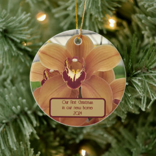 Ornamento De Cerâmica Orquídea personalizada do "Primeiro Natal em nossa