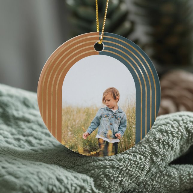 Ornamento De Cerâmica Ouro Geométrico Concentrado Moderno Arcos 3 Foto (Modern Geometric Concentric Golden Arches 3 Photo Ceramic Ornament)