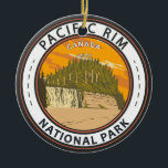 Ornamento De Cerâmica Pacific Rim National Park Reserve Canada Crachá<br><div class="desc">Pacific Rim National Park vetor art design. O Parque está localizado na Colúmbia Britânica,  Canadá,  que compreende três regiões separadas: Long Beach,  as Ilhas do Grupo Broken,  e a Trilha da Costa Oeste.</div>