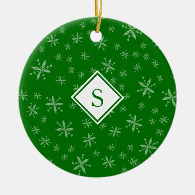 Ornamento De Cerâmica Padrão de Floco de Neve Monograma Natal Verde (Frente)