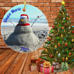 Ornamento De Cerâmica Papais noeis personalizados de areia de praia "Sno<br><div class="desc">Fazer este Papai noel de boneco de neve não era tão fácil como pensávamos,  mas tivemos um excelente de trabalhar nele! Personalize facilmente o texto.</div>