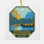 Ornamento De Cerâmica Parque Nacional Voyageurs Vintage<br><div class="desc">Voyageurs vetor trabalho de arte design. O parque cobrir uma vasta área e é conhecido pelas suas florestas,  cursos de água e enormes lagos Rainy,  Kabetogama e Namakan.</div>