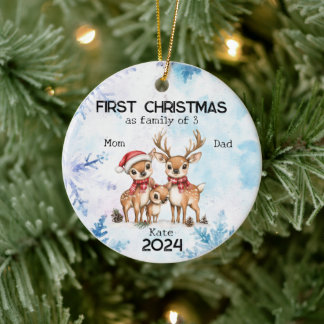 Ornamento De Cerâmica Personalizado Primeiro Natal como uma Família de 3