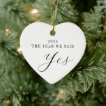 Ornamento De Cerâmica Personalizado Primeiro Natal Sr. Sra. Foto Casada<br><div class="desc">Personalizado Primeiro Natal Sr. Casado Foto Cerâmica</div>