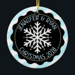 Ornamento De Cerâmica Personalize o floco de neve branco preto fotográfi<br><div class="desc">Este seria um presente romântico para um namorado ou namorada,  marido ou mulher para mostrar o quanto você os ama. Uma manutenção muito pessoal. Basta adicionar sua foto,  nomes e data a este Enfeites de natal na área de personalização. Ornamento em flocos de neve com listras azuis e brancas.</div>