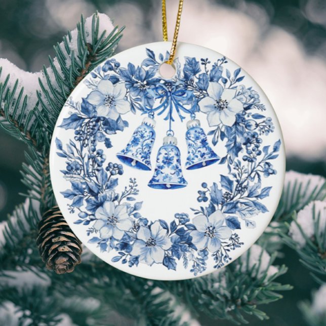 Ornamento De Cerâmica Personalized Chinoiserie Blue White Wreath Bells (Personalize the back!)