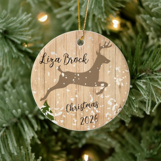 Ornamento De Cerâmica Personalized doe Christmas bauble wooden backgroun (Árvore)