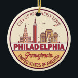 Ornamento De Cerâmica Philadelphia Pennsylvania City Skyline Emblem<br><div class="desc">Design de arte colorida e minimalista de Filadélfia,  com monumentos e marcos da cidade na Pensilvânia.</div>